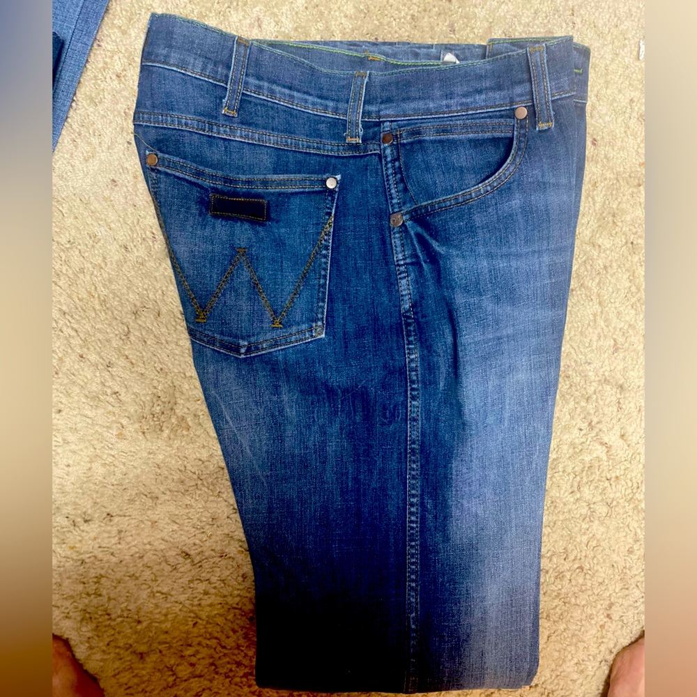 COPY - Wrangler retro 34w x 36L slim str8
